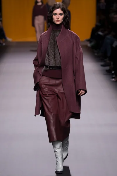 Look 24